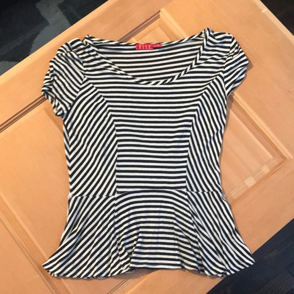 Elle peplum top - Picture 2 of 2